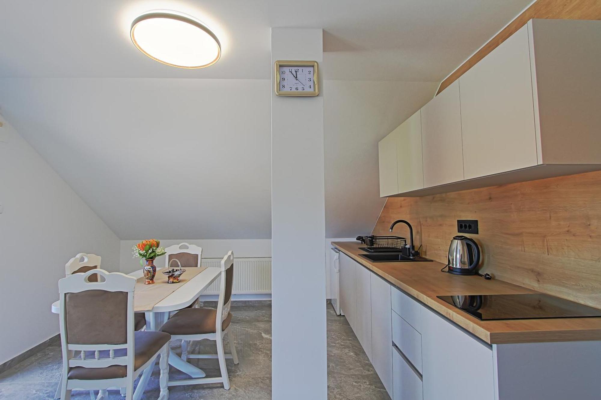 Guesthouse Viktorija Flat Otočac Esterno foto